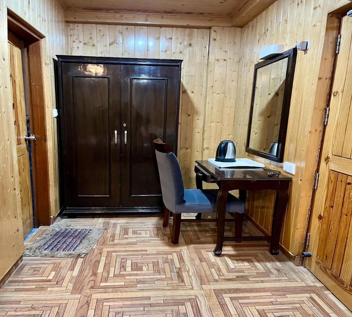 Snow Range Resort And Cottage Vashist Exteriör bild