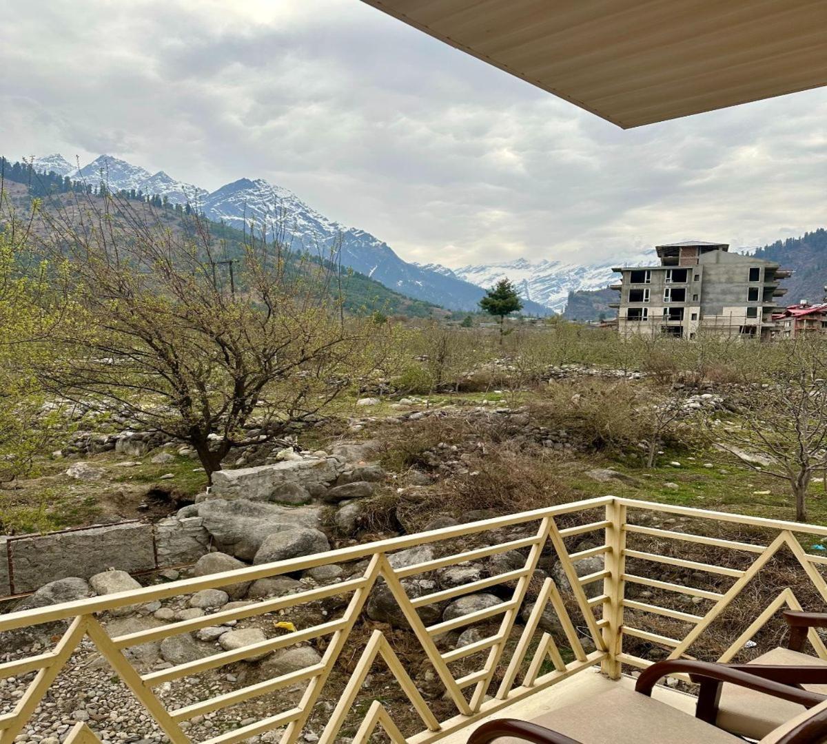 Snow Range Resort And Cottage Vashist Exteriör bild