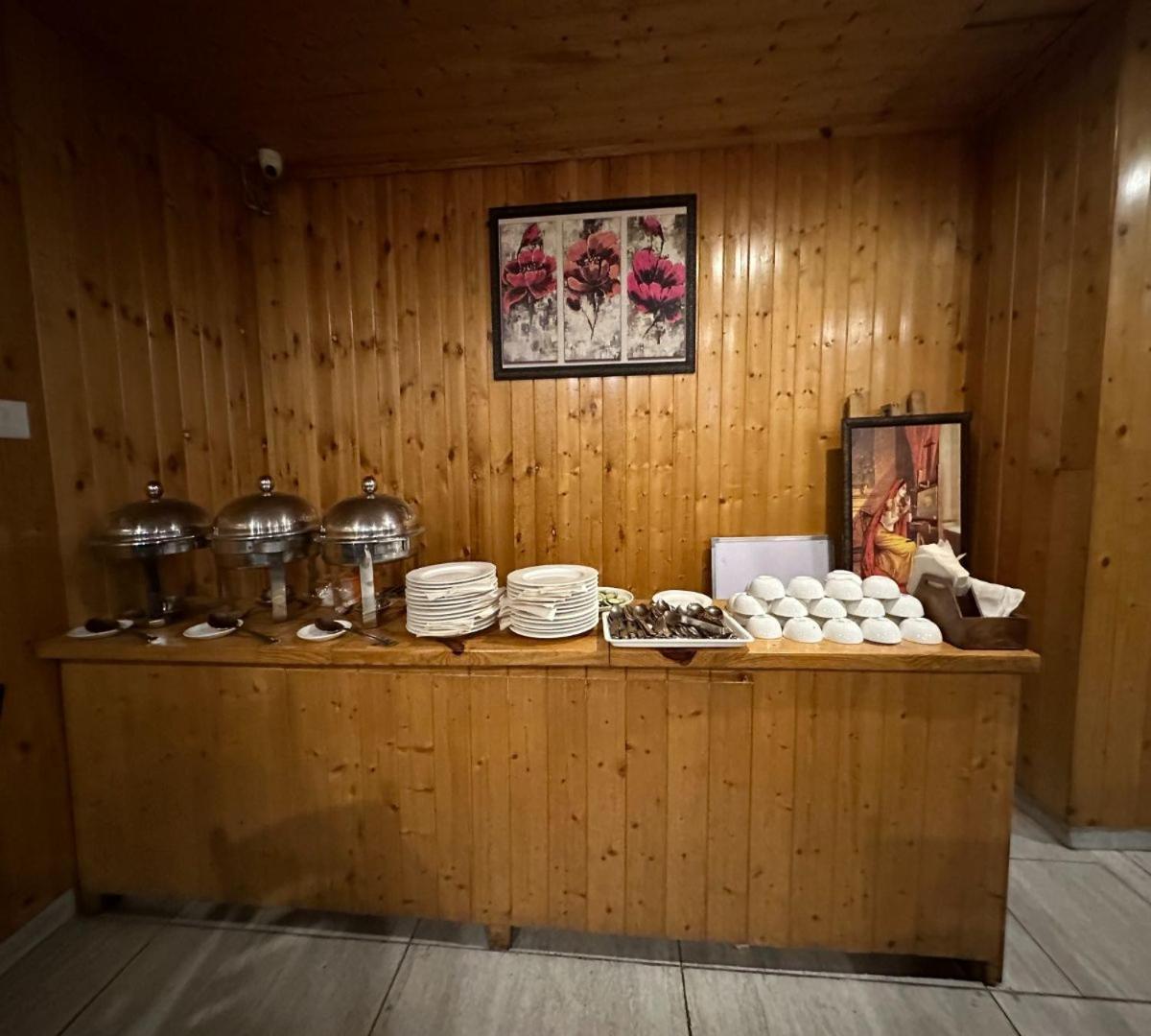 Snow Range Resort And Cottage Vashist Exteriör bild